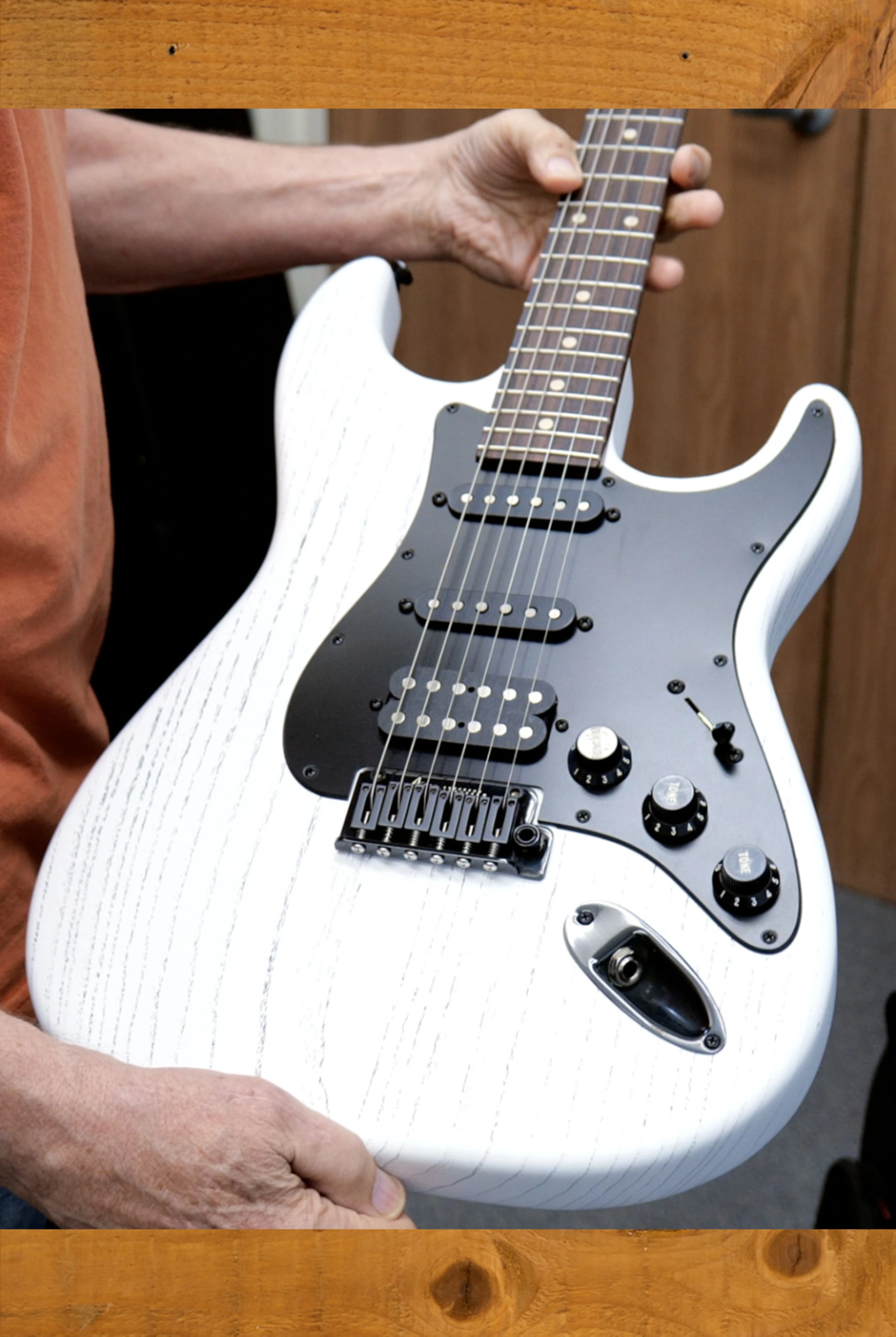 Tom Anderson Icon Classic | Satin Organic Grain White w/Black