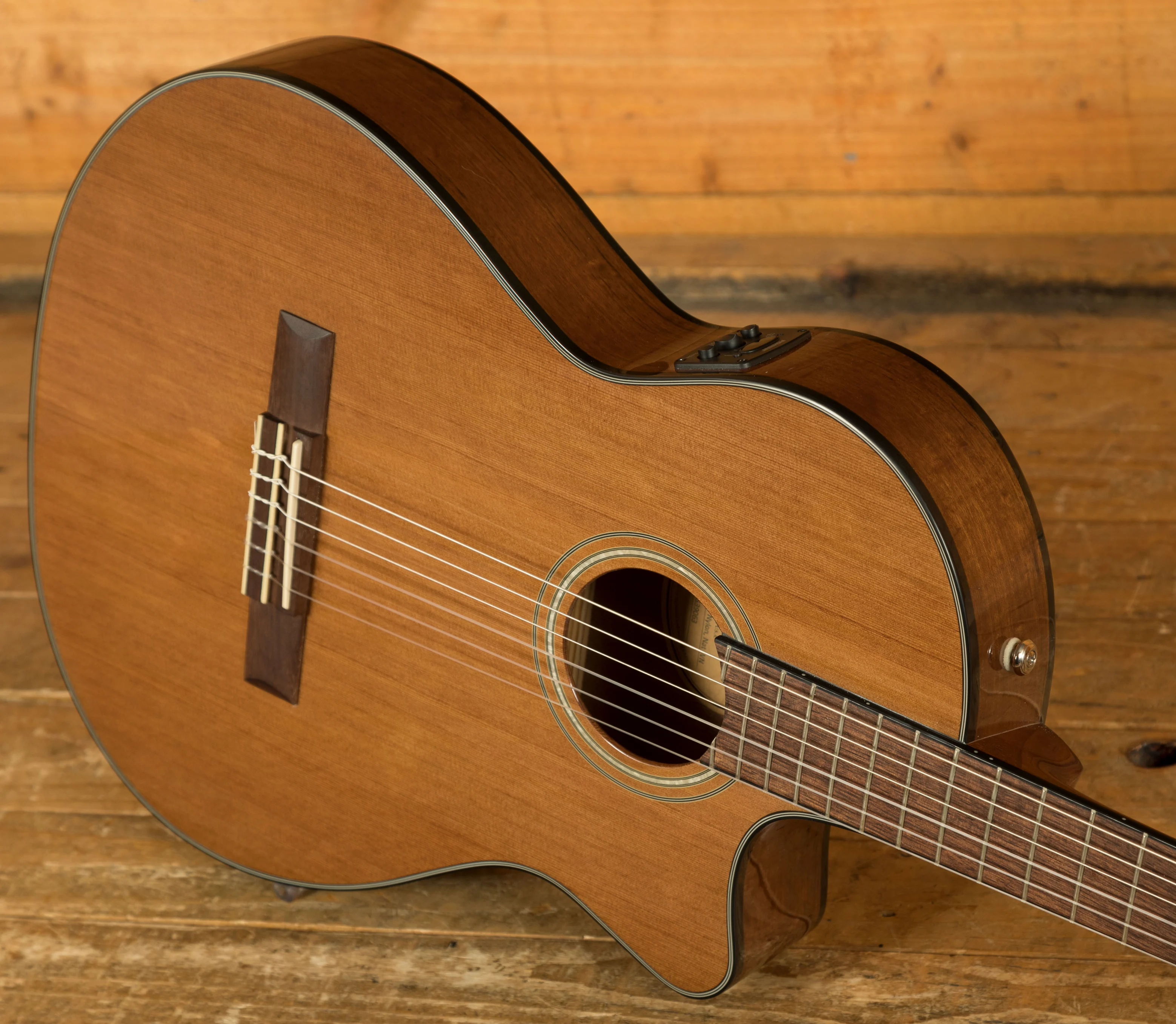 Fender CN-140SCE Nylon Thinline w/Hard Case - Natural