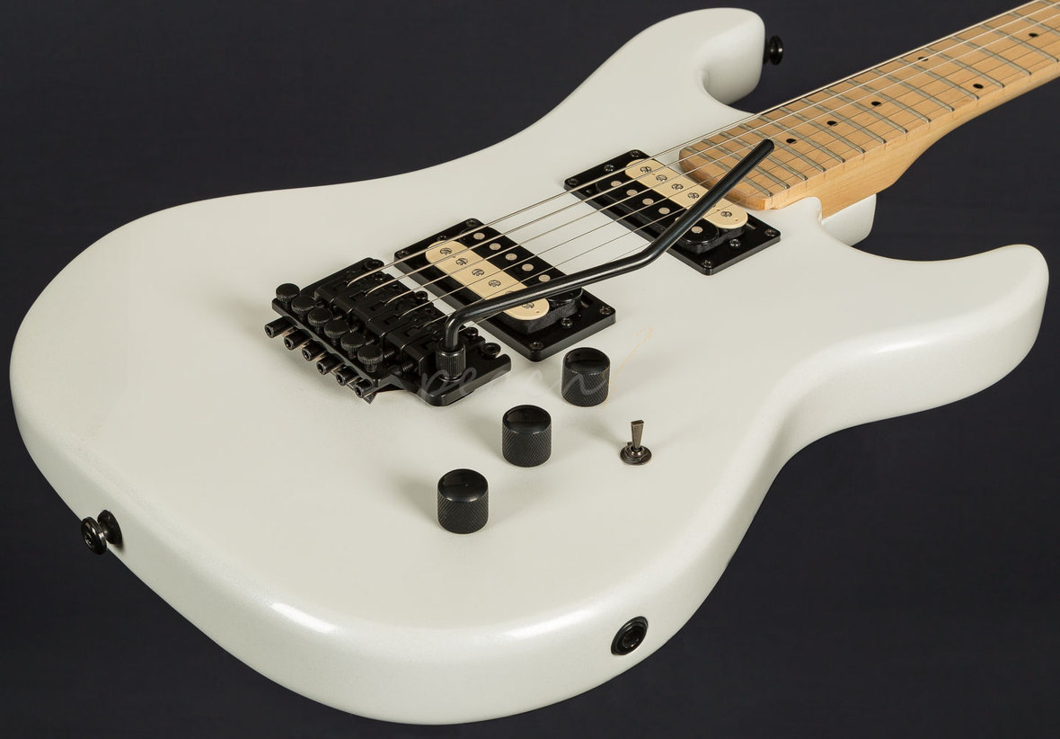 Kramer Pacer Classic Pearl White - Peach Guitars