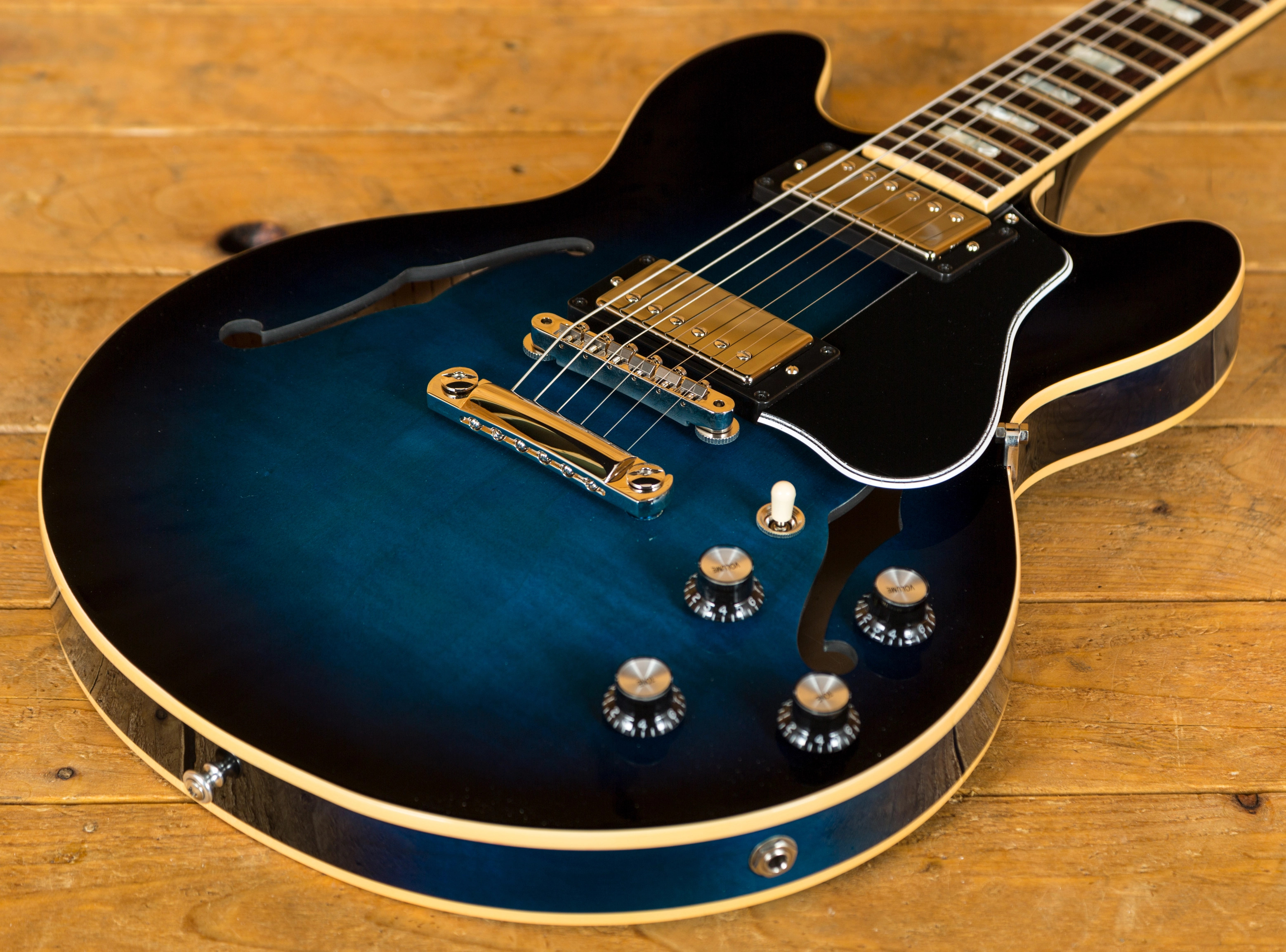 Gibson Memphis ES339 Antique Blues Burst Peach Guitars