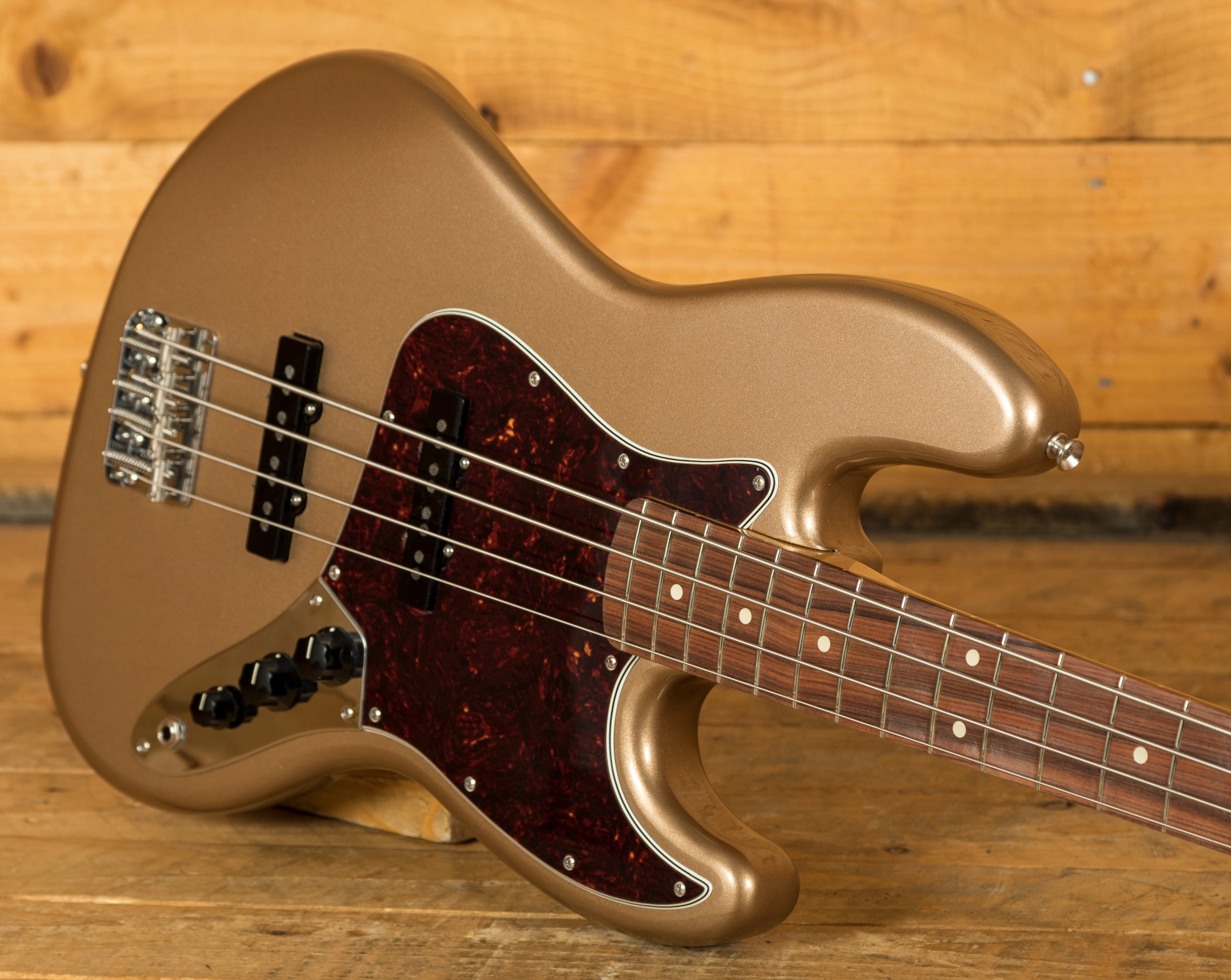 Fender Vintera 60s Jazz Bass PauFerro Peach Guitars