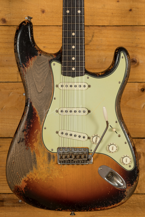 Fender 61 Strat Ultra Relic Dale Wilson built - Peach Guitars