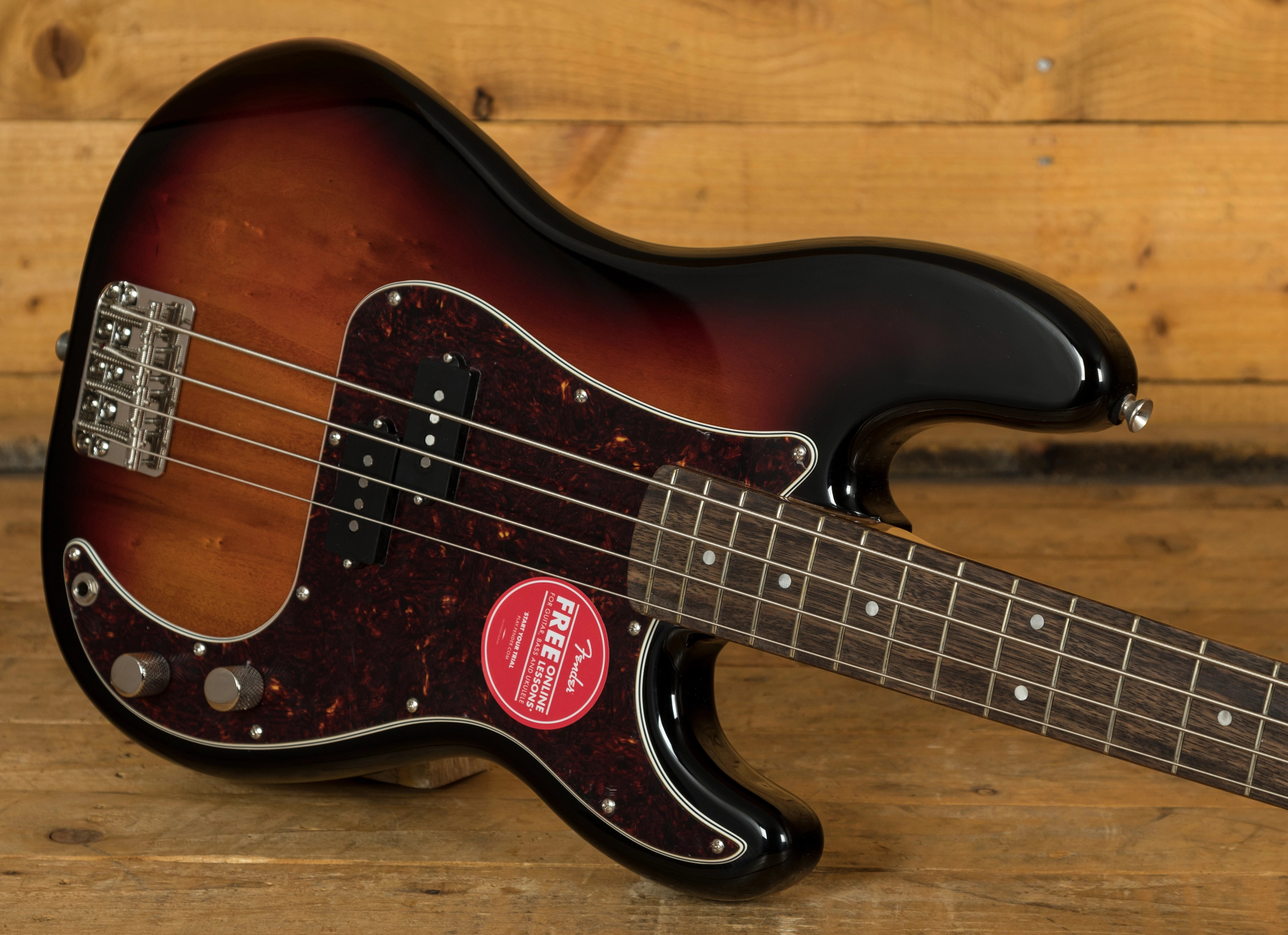 Squier Classic Vibe 60s P Bass Laurel 3TSB Peach Guitars