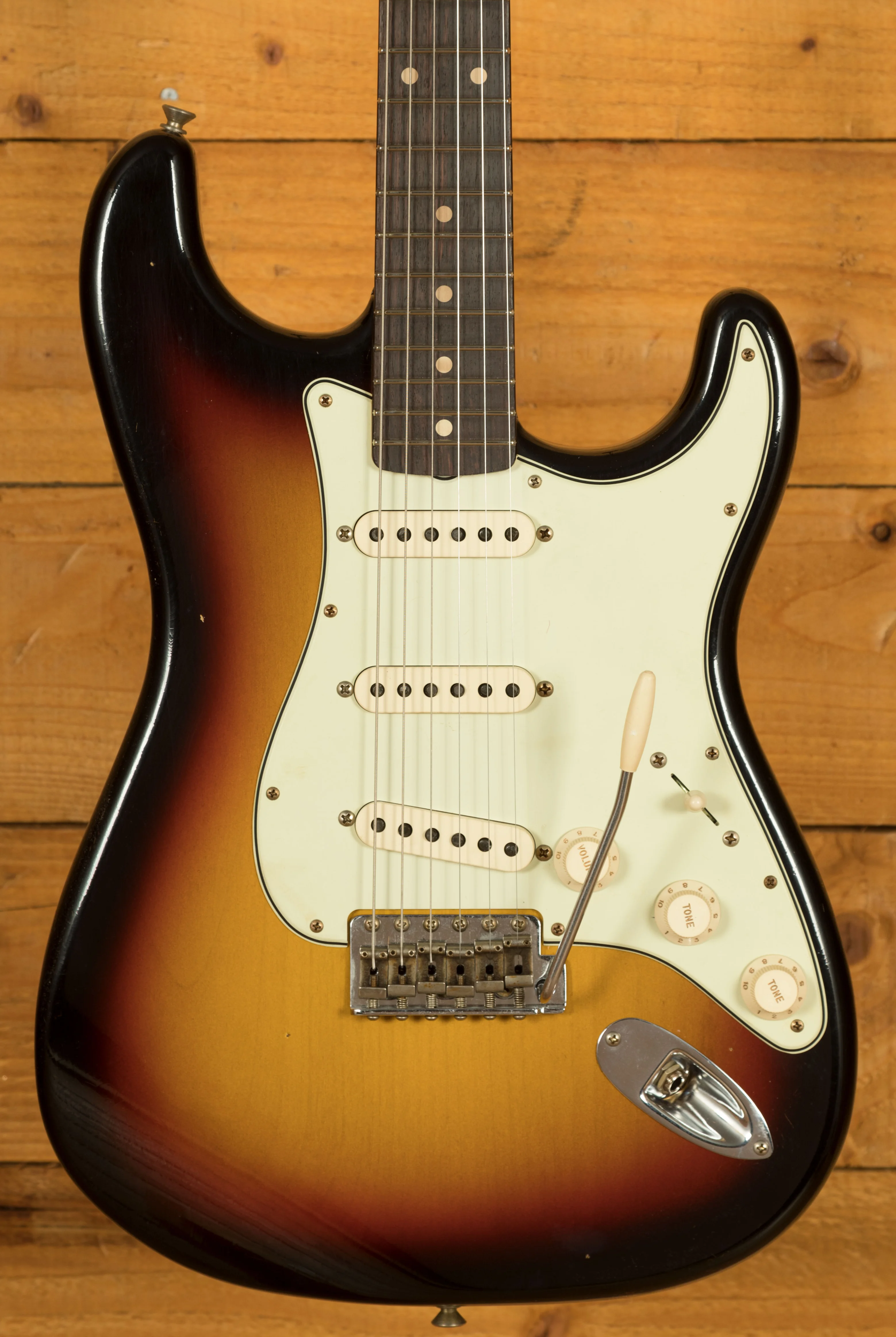 Fender Custom Shop 62 Strat - Journeyman Relic 3-Tone Sunburst