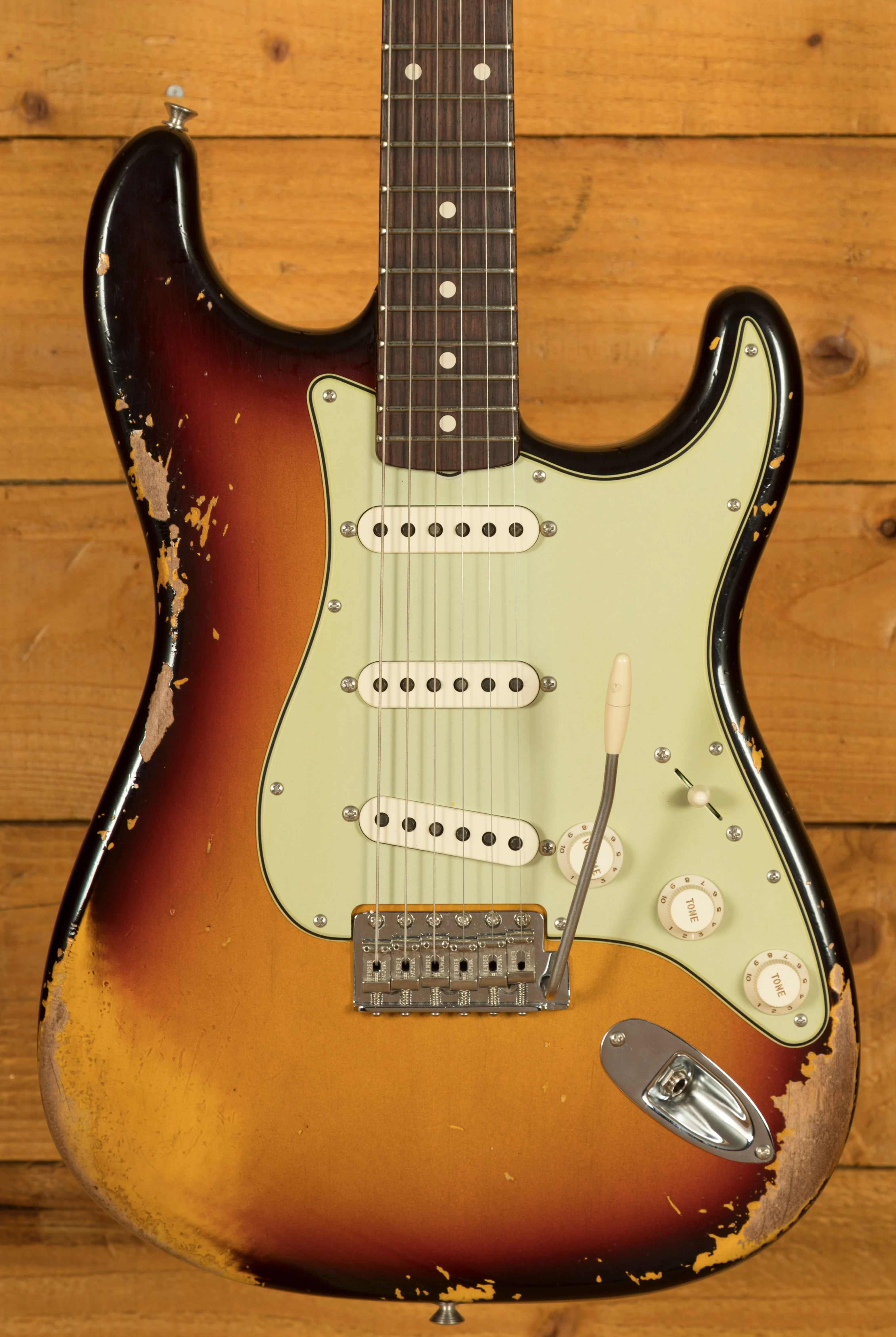 ★Custom HardRelic Sunburst StratocasterⅡ ☆Custom HardRelic Sunburst StratocasterⅡ ☆Custom HardRelic