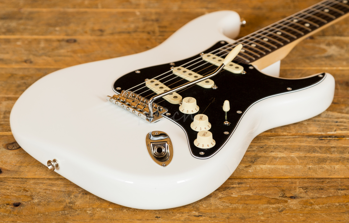 Fender arctic white