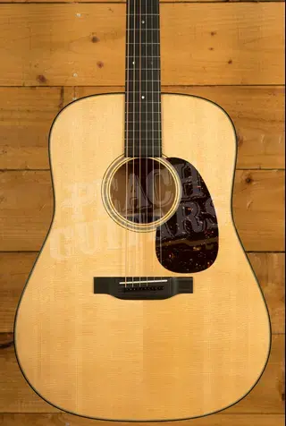 Martin Standard Series | D-18 *Used* 