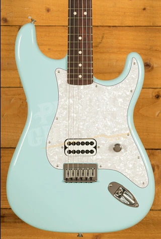 Fender Tom DeLonge Stratocaster - Rosewood - Daphne Blue