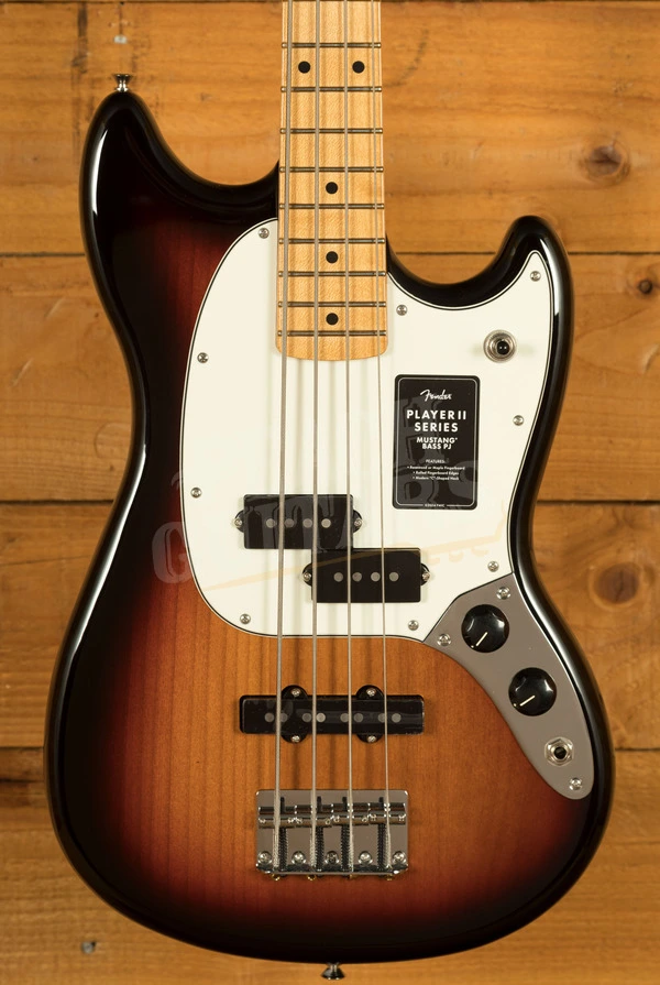 Fender Player II Mustang Bass PJ - Maple - 3-Colour Sunburst