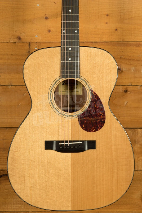 Eastman Traditional Solid Deluxe E1OM-DLX | Natural