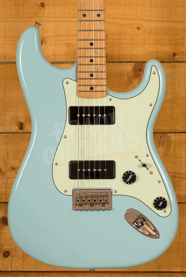 Fender Noventa Stratocaster | Maple - Daphne Blue