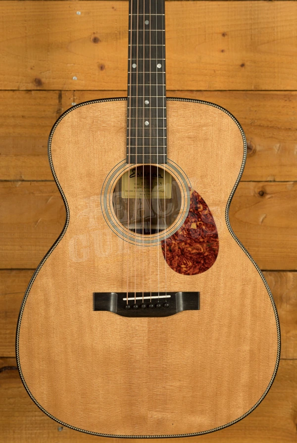 Eastman Traditional Solid Deluxe E3OM-DLX | Natural 