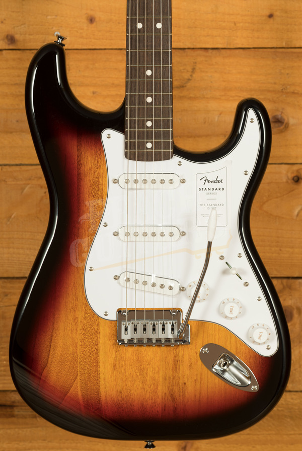 Fender Standard Stratocaster | 3-Colour Sunburst