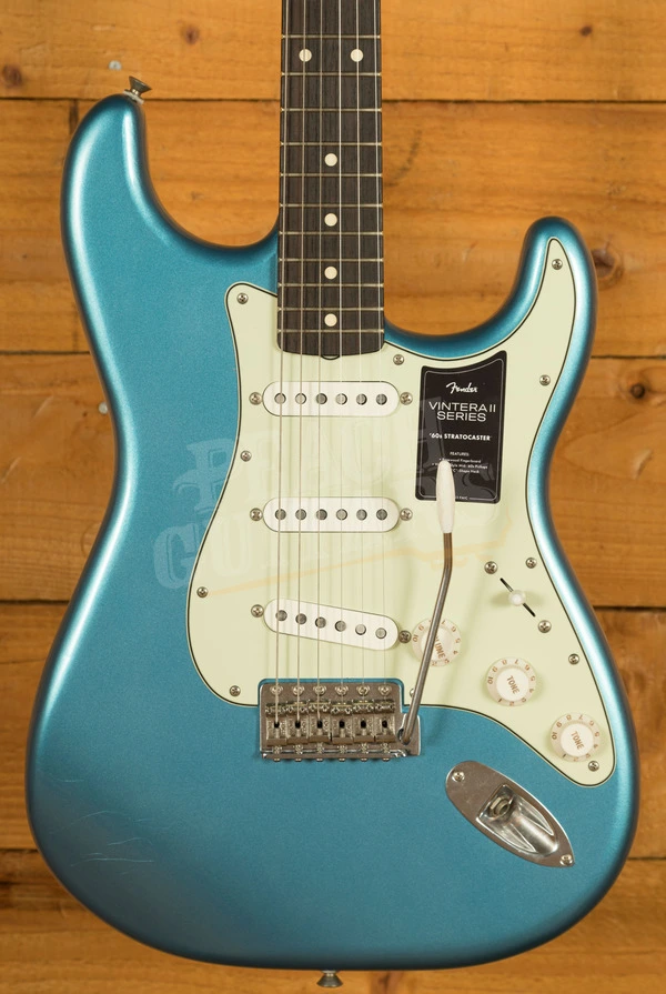 Fender Limited Edition Vintera II Road Worn '60s Stratocaster - Rosewood - Lake Placid Blue