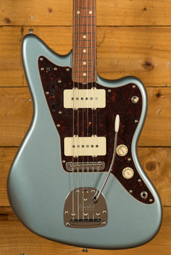 Fender Vintera 60s Jazzmaster Ice Blue Met Peach Guitars