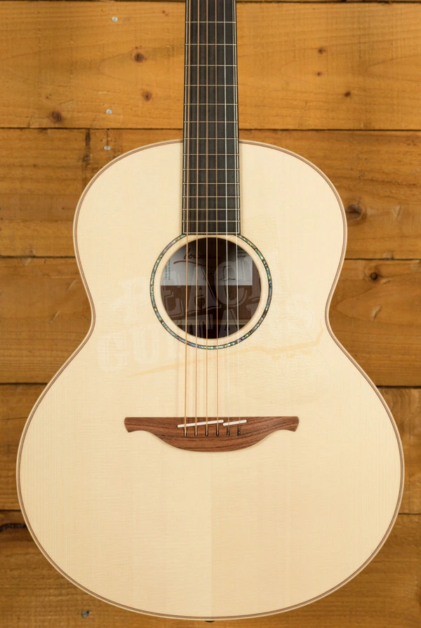 Lowden F-35 | AAAA Guatemalan Rosewood - AAAA Alpine Spruce
