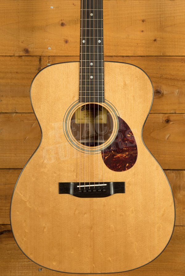 Eastman E1OM Deluxe | Natural