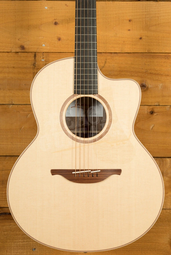 Lowden F-21C | Walnut - Sitka Spruce