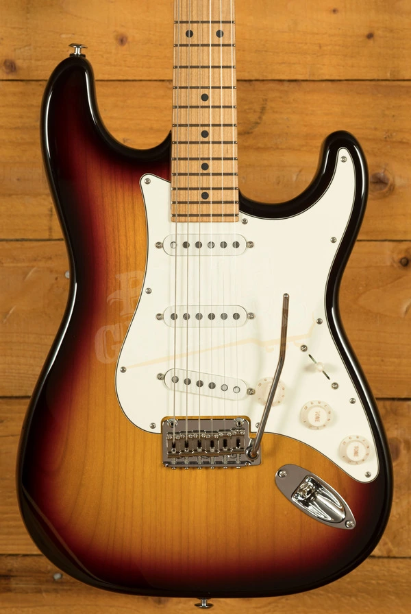 Suhr Classic Pro Peach LTD - SSS Roasted Maple 3-Tone Sunburst