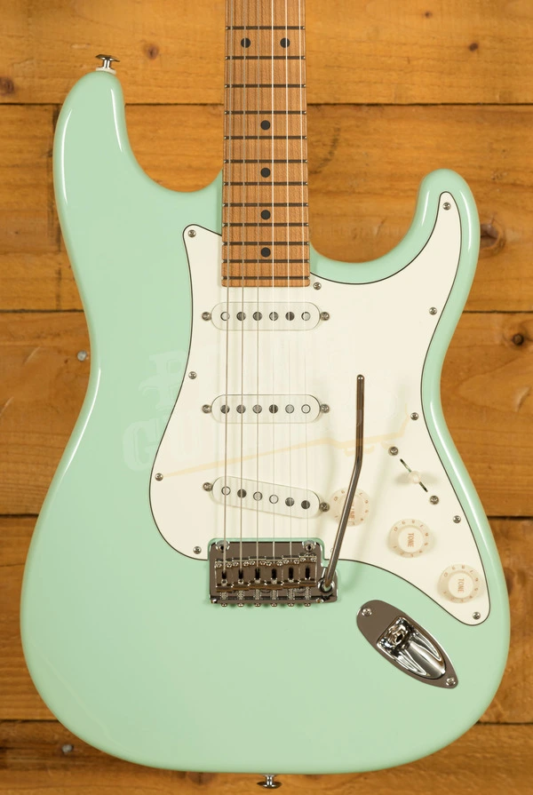 Suhr Classic Pro Peach LTD - SSS Roasted Maple Surf Green