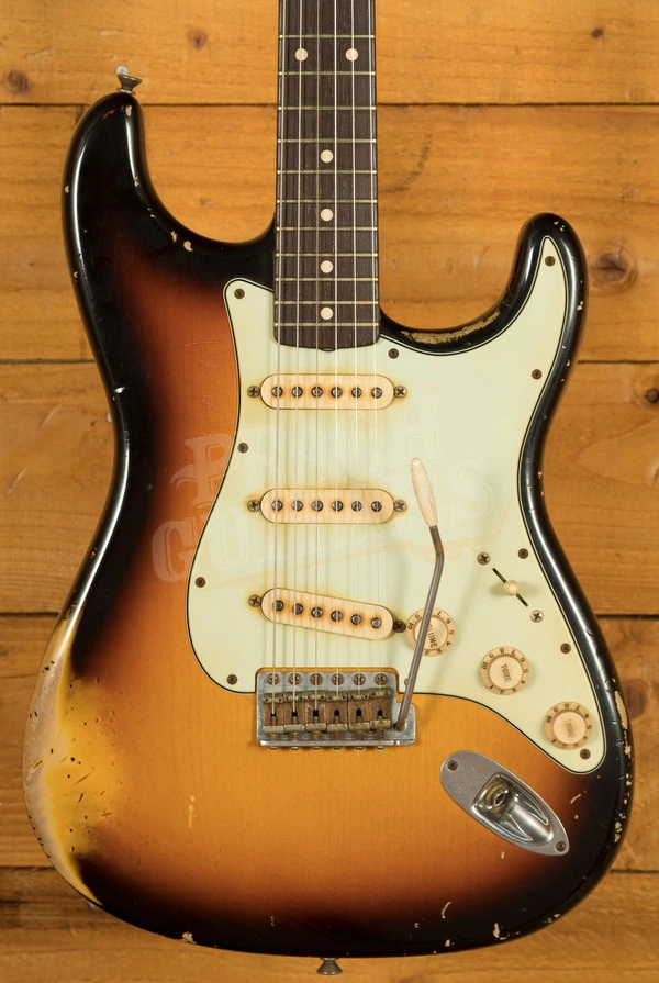 Fender Custom Shop Masterbuilt John Cruz 62 Stratocaster - Relic 3-Tone Sunburst *Used*