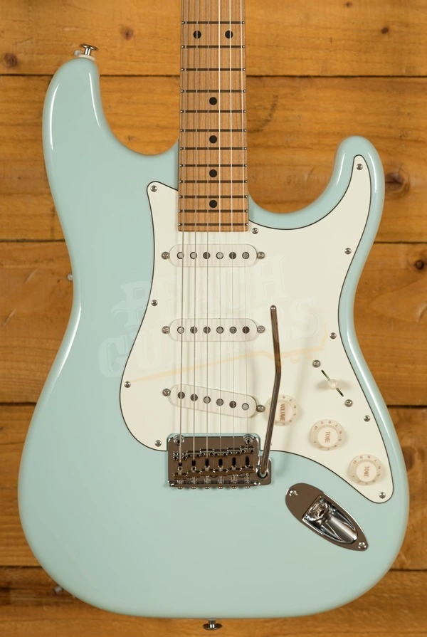Suhr Classic Pro Peach LTD - SSS Roasted Maple Sonic Blue