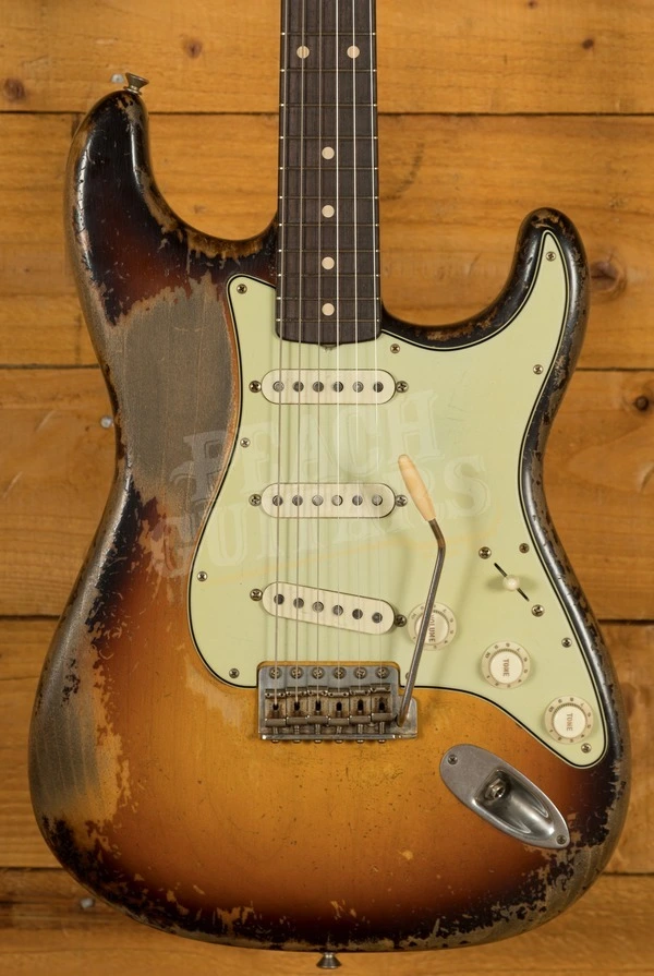 Fender Custom Shop Masterbuilt Dale Wilson 61 Strat - Ultra Relic 3-Tone Sunburst
