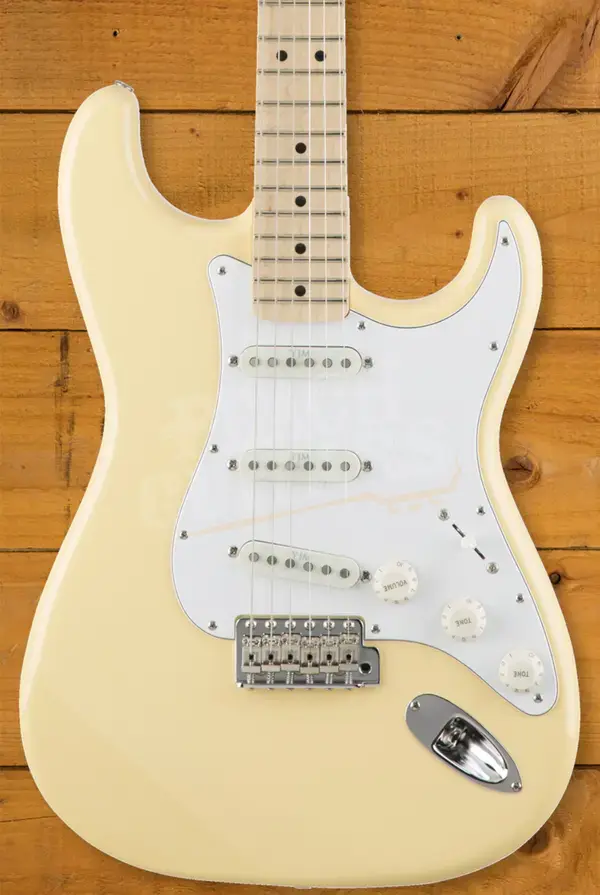 Fender Yngwie Malmsteen Stratocaster - Scalloped Maple - Vintage White