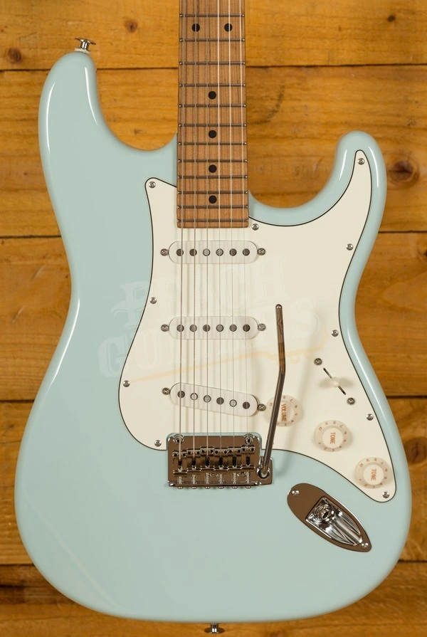 Suhr Classic Pro Peach LTD - SSS Roasted Maple Sonic Blue