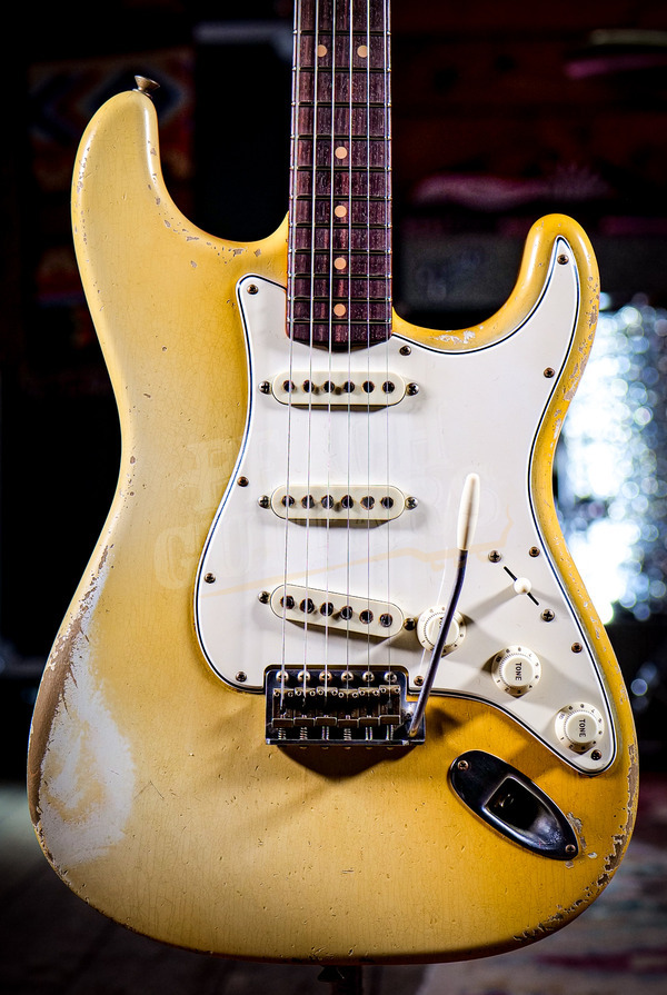 Fender Custom Shop | Masterbuilt by Dale Wilson - '64 Strat Relic Olympic White