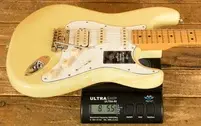 Fender Player II Stratocaster HSS - Maple - Hialeah Yellow *B-Stock*