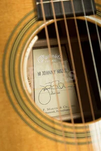 Martin Custom & Special Editions | M-6 Johnny Marr