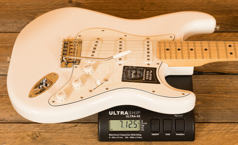 Fender Player Stratocaster | Maple - Polar White