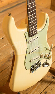 Fender Custom Shop '61 Strat Journeyman Relic Aged Vintage White