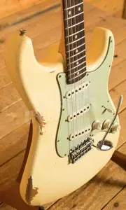 Fender Custom Shop 59 Strat - Relic Aged Vintage White