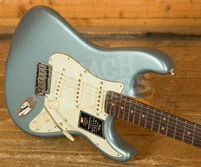 Fender American Ultra Luxe Vintage '60s Stratocaster - Rosewood - Ice Blue Metallic