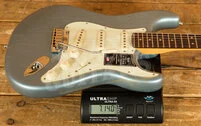 Fender American Ultra Luxe Vintage '60s Stratocaster - Rosewood - Ice Blue Metallic