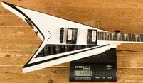 Jackson JS Series Rhoads JS32T - Amaranth - White w/Black Bevels