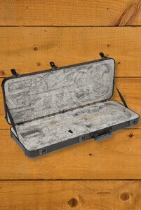 Fender Deluxe Moulded Hard Case - Stratocaster/Telecaster - Black