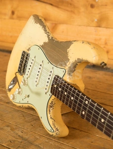 Fender Custom Shop '61 Strat Dale Wilson Ultra Relic Vintage White