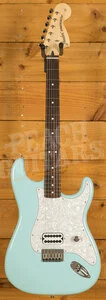 Fender Tom DeLonge Stratocaster - Rosewood - Daphne Blue