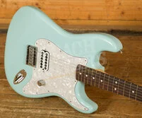 Fender Tom DeLonge Stratocaster - Rosewood - Daphne Blue