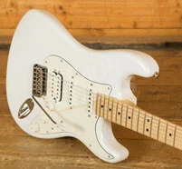 Fender Juanes Stratocaster - Maple - Luna White