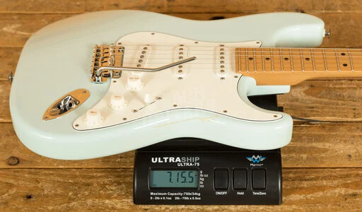 Suhr Classic Pro Peach LTD - SSS Roasted Maple Sonic Blue