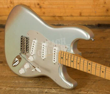 Fender H.E.R. Stratocaster - Maple - Chrome Glow