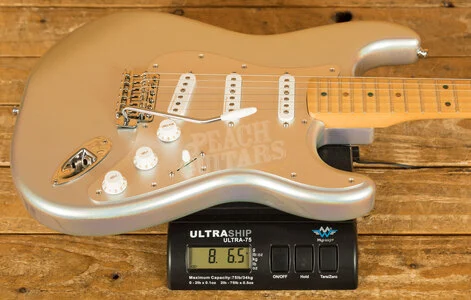 Fender H.E.R. Stratocaster - Maple - Chrome Glow