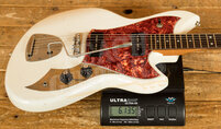 Novo Nucleus Serus J | Olympic White - Tortoise Shell Pickguard