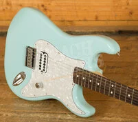 Fender Tom DeLonge Stratocaster - Rosewood - Daphne Blue