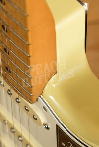 Fender Player II Stratocaster | Hialeah Yellow