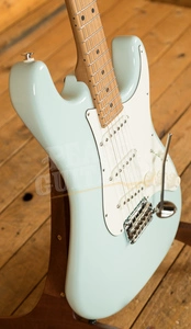 Suhr Classic Pro Peach LTD - SSS Roasted Maple Sonic Blue